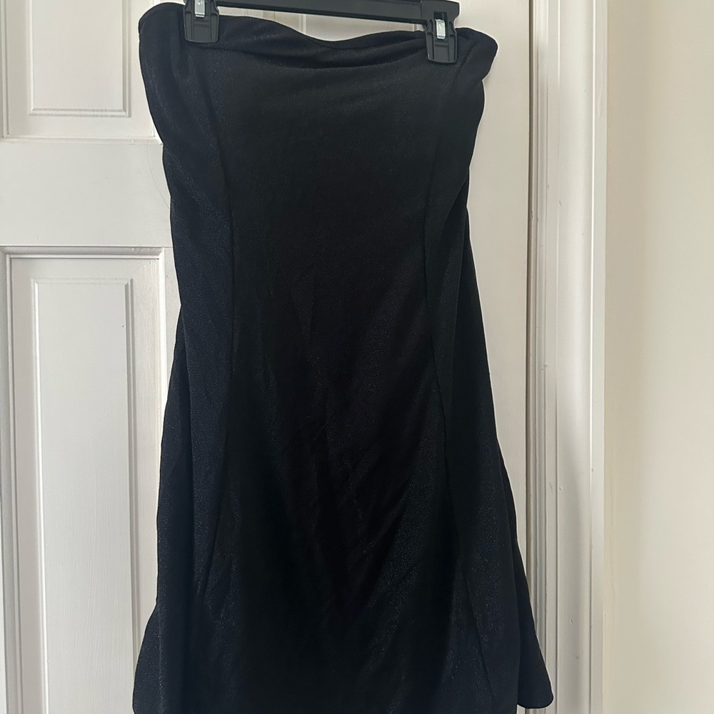 Elegant Black Strapless Dress